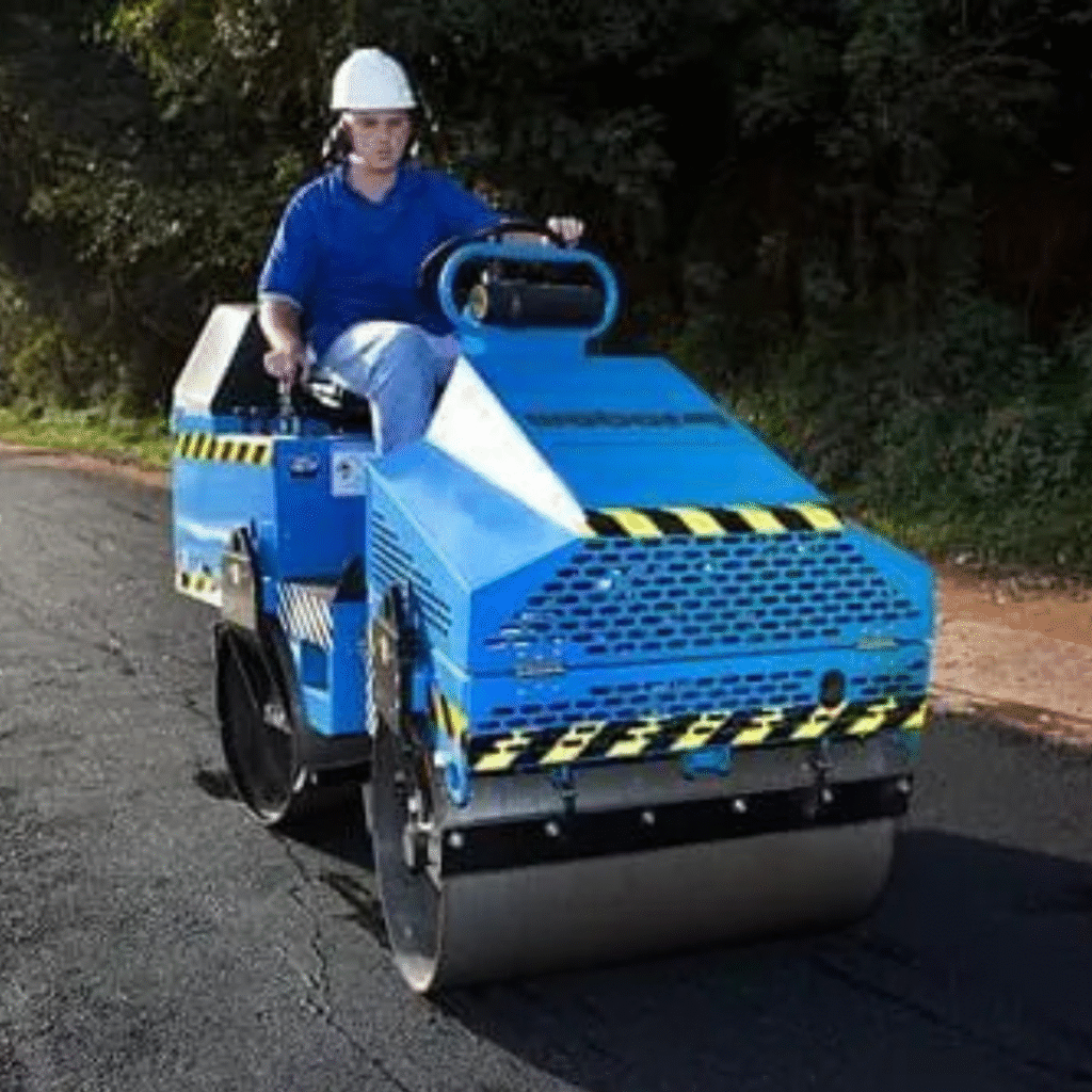 Locação de Rolo Compactador Liso